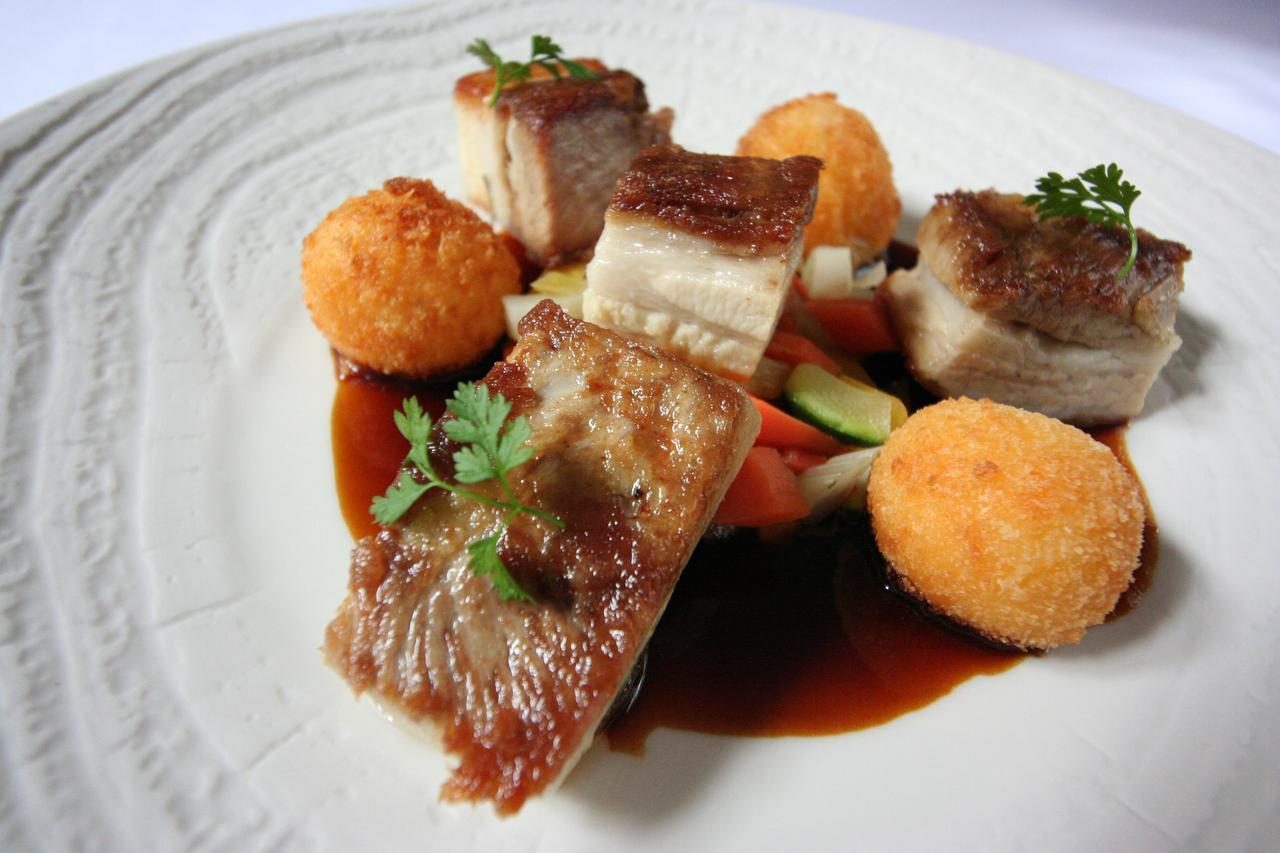 Logis - Hotel & Restaurant Du Tribunal 莫尔塔涅欧佩什 外观 照片